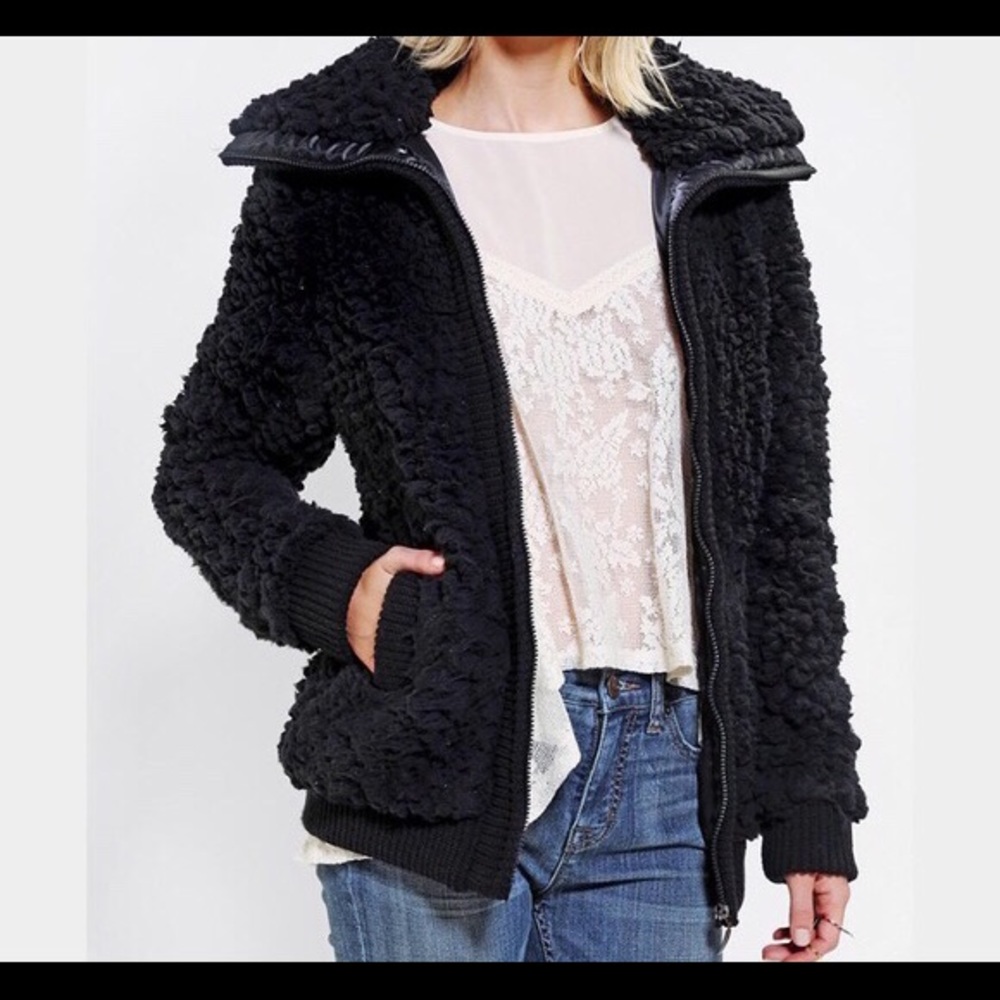 ISO UO’s Teddy Bomber! 👀